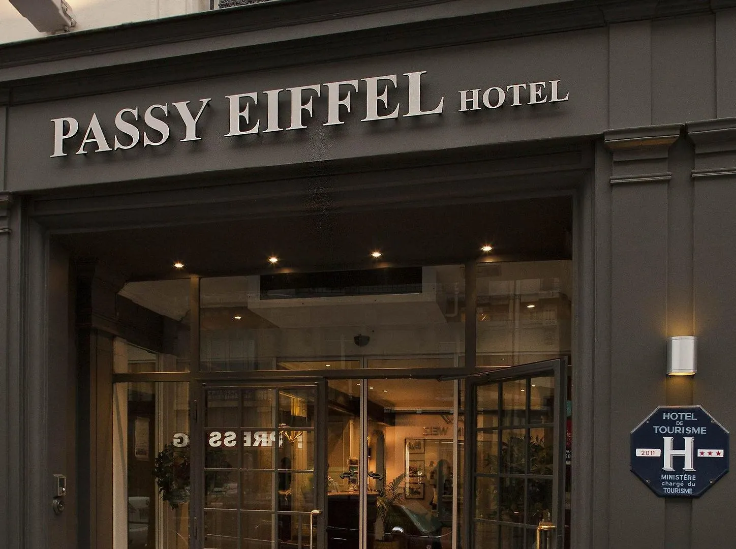 *** Hotel Hôtel Passy Eiffel Paris France